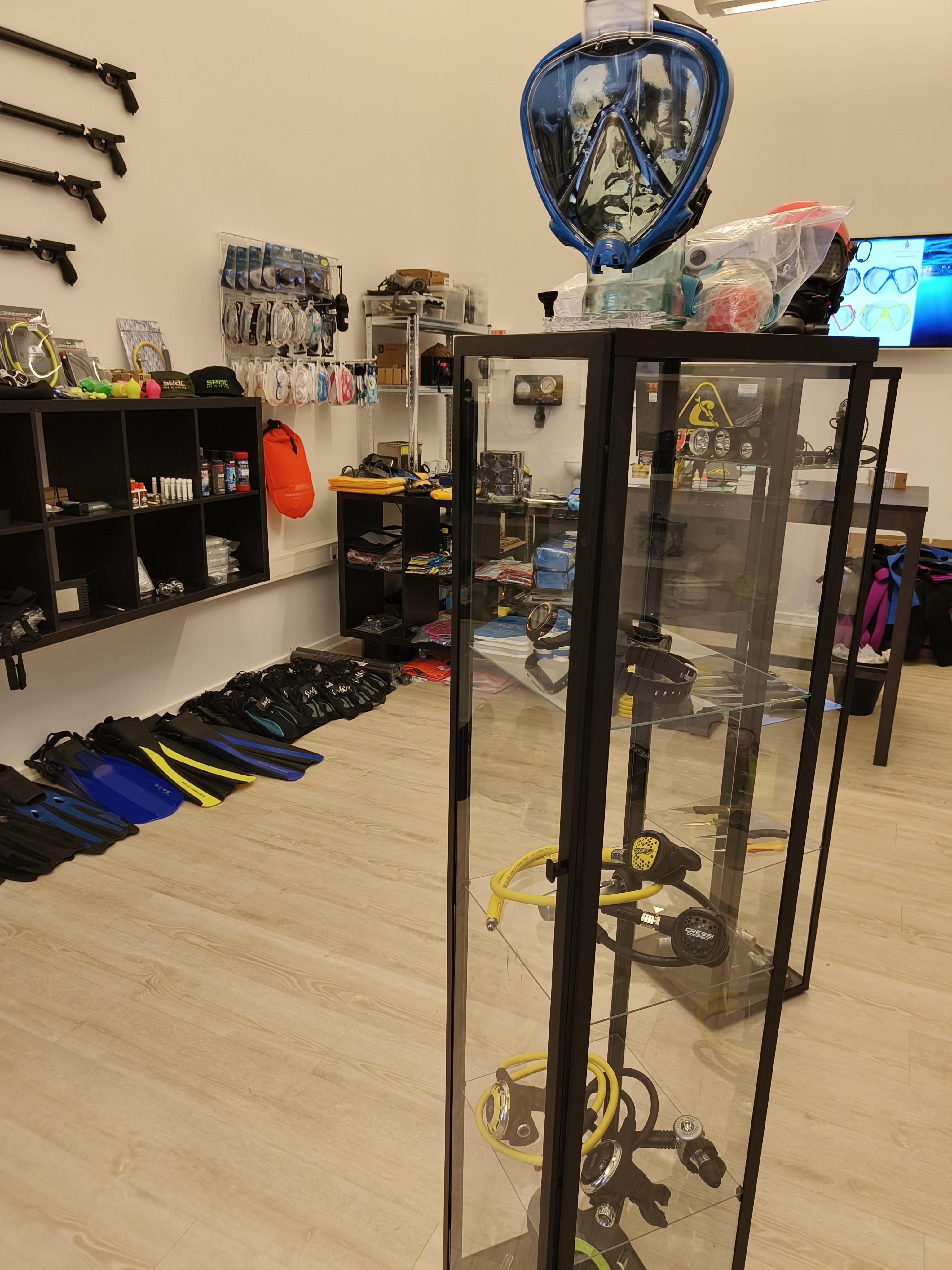 Dykkerudstyr i DykkerService Nordsj&aelig;llands butik
